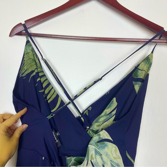 Lulu’s Womens Give Me A Tropical Leaf Printed Backless Wide Leg Jumpsuit Navy XS - Picture 9 of 13